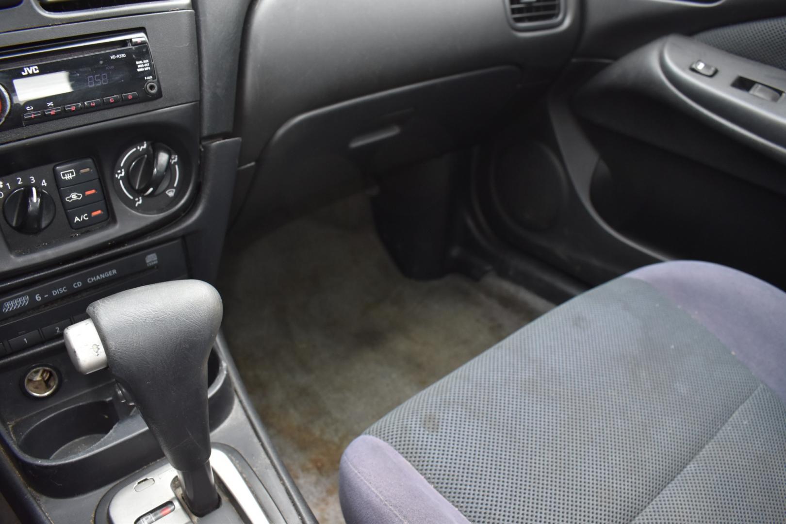 2005 Red Nissan Sentra 1.8 (3N1CB51D25L) with an 1.8L L4 DOHC 16V engine, 4 SPEED AUTOMATIC transmission, located at 5925 E. BELKNAP ST., HALTOM CITY, TX, 76117, (817) 834-4222, 32.803799, -97.259003 - Photo#18